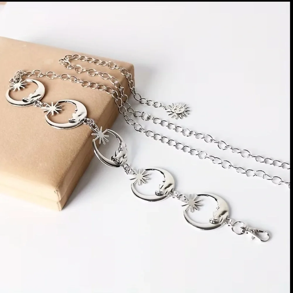 MISSLOOK Silver Moon & Sun Chain Belt - Picture 2 of 7